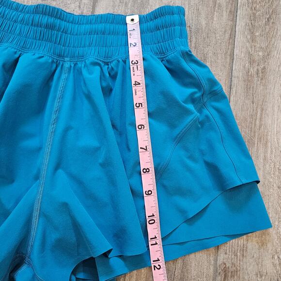 Lululemon Shake It Out Shorts Womens XS Lightweight Run Training Athleisure - Picture 3 of 8